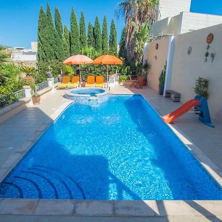 Central Villa Flatlet With Pool - Free Parking And Wifi Lija Extérieur photo