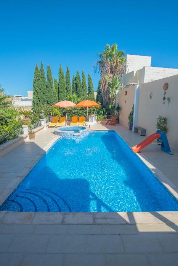 Central Villa Flatlet With Pool - Free Parking And Wifi Lija Extérieur photo
