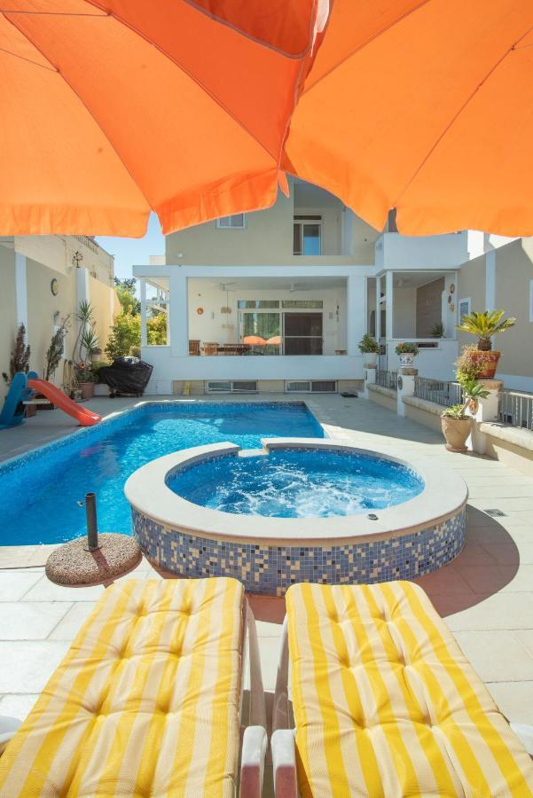 Central Villa Flatlet With Pool - Free Parking And Wifi Lija Extérieur photo